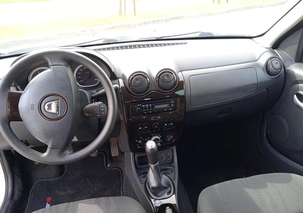 Dacia Duster cena 24900 przebieg: 223098, rok produkcji 2011 z Staszów małe 211